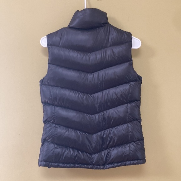 The North Face shiny black puffer vest size S - Picture 3 of 6